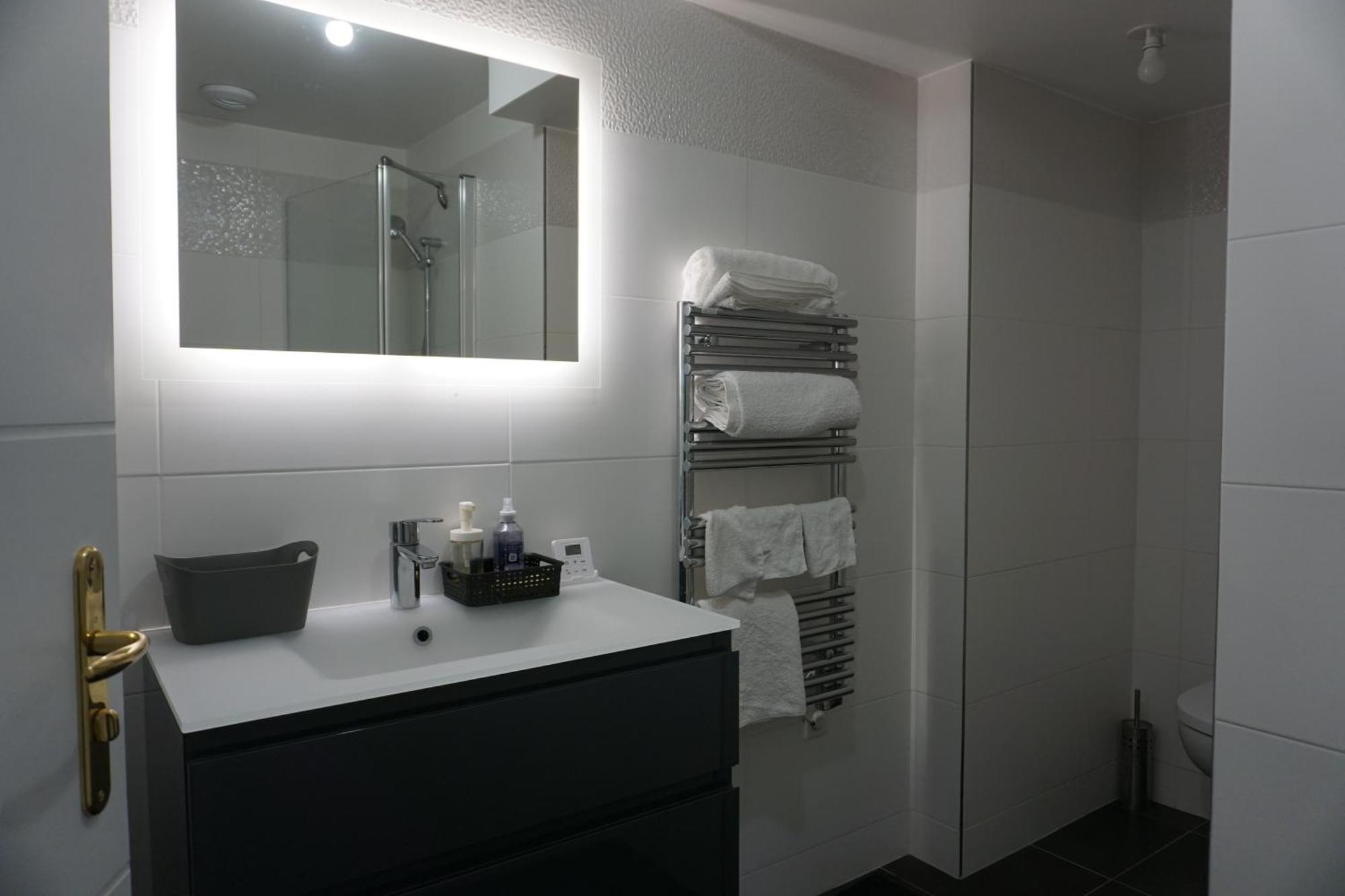 Residences Grande Jatte, Bord De Seine, Suites 52M2 A 97M2, Hopital Americain A 600M 뇌이이쉬르세느 외부 사진